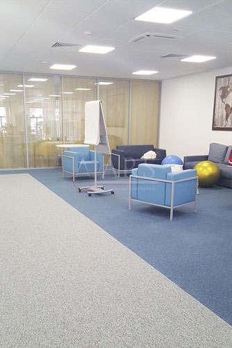 Ковровая плитка Balsan Pilote в зоне ресепшн
