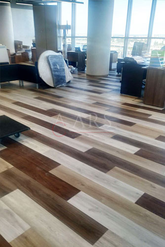 Кварц-виниловая плитка Fine Floor в офисе