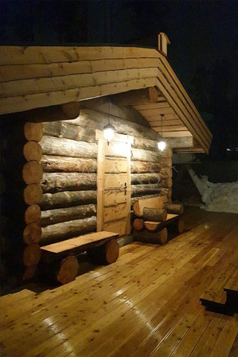 Новая баня из деревянного сруба